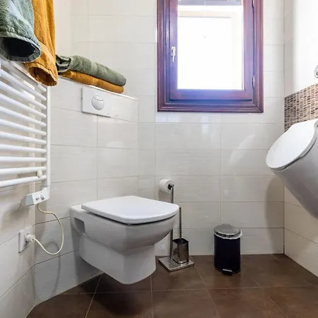 Deluxe Santa Maria Hotel 4*